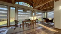 House on the lakeshore with 360 ° view, with canoe, barely frequented swimming area