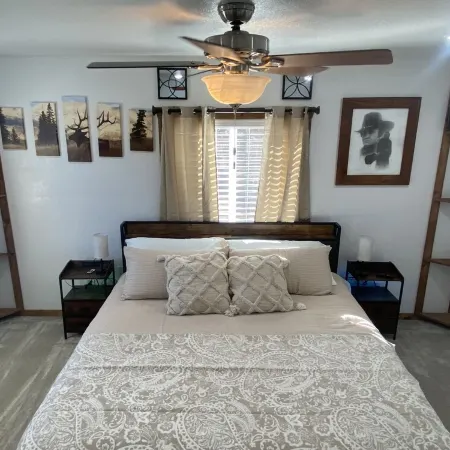 Cozy 2-bedroom cabin In enchanting Hatch near the river! Between Bryce and Zion