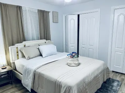 Beautiful two-story home close to downtown worcester 5beds-4bedroom Hotels near DCU Center