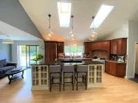 Custom home 5 min from track