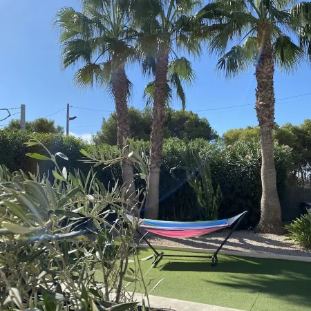 Modern bungalow with heated pool, 50m from the sea - whirlpool -