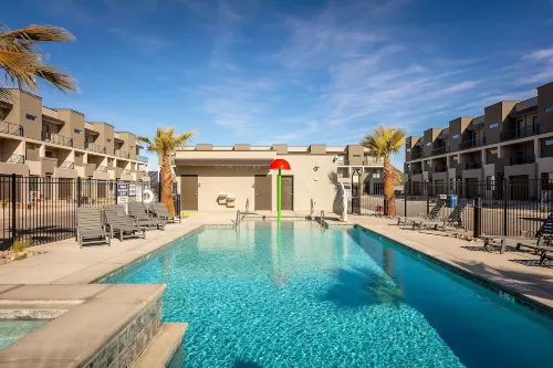 Spacious and Affordable Townhome, 5 BD/4.5 BA at The Vue in St. George