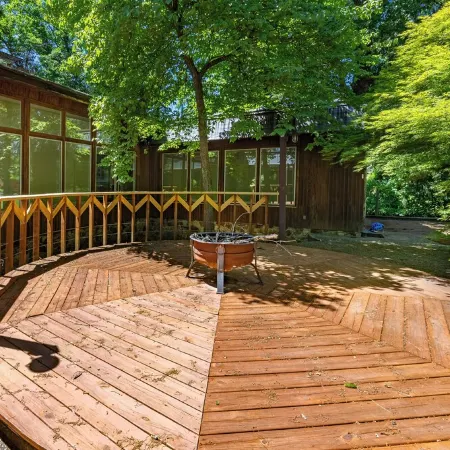 50 mile views into NR Gorge, recently renovated, 6000 sq ft