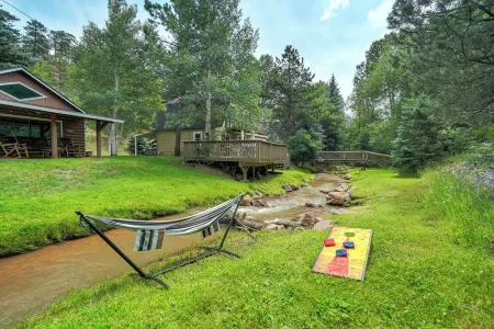 Creekside Cowboy Cabin with 360° Mountain Views