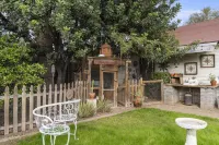 The Hen House: Enchanted Casita Near Downtown Phoenix - Bungalows