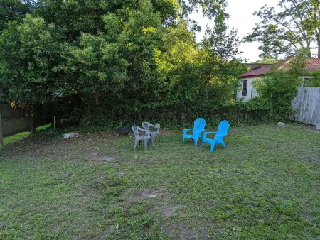 Charming Bungalow in the Heart of Elberton! Short walk to downtown!