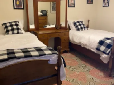 Stunning A-Frame w/ Hot Tub & Breathtaking Mountain Views Close to Pkwy & Hiking マクドウェルのホテル