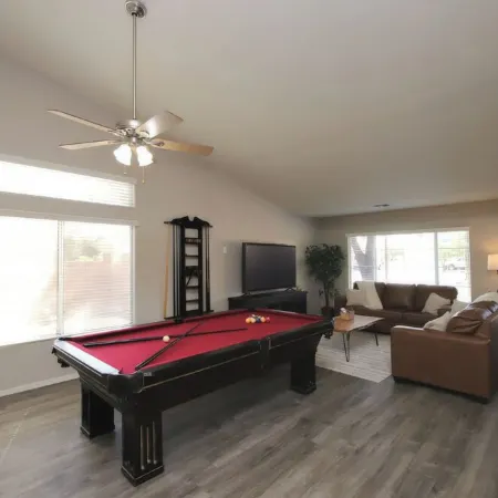 Sun-Soaked 4Br Retreat Pool + Chill Backyard