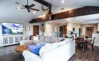 Quiet one story home with Mountain View