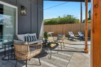 Unique Modern Home W/Pool 프레즈노 호텔