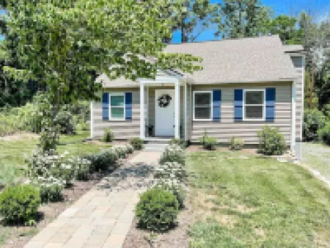 The Cottage @ Afton Mountain- Close to Wineries!