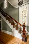 Entire Victorian Mansion - Near Main St & Farmer’s Mkt - Sleeps12 - Hot Tub