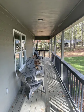 Pickwick cabin near stateline boat ramp.  2 bed 2 full bath.   Boat storage Отели в г. Хардин