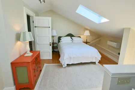 In the heart of the historic district Отели в г. Марблхед