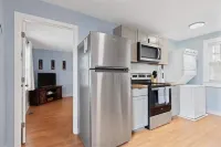 BOHO BUNGALOW - STEPS FROM HISTORIC DOWNTOWN APEX<br>
