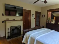 Cozy House  only minutes to  Lake Palestine & Pine Dunes Golf Course