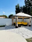 Welcome to Mindelo Oasis, your Florida pool house vacation home!