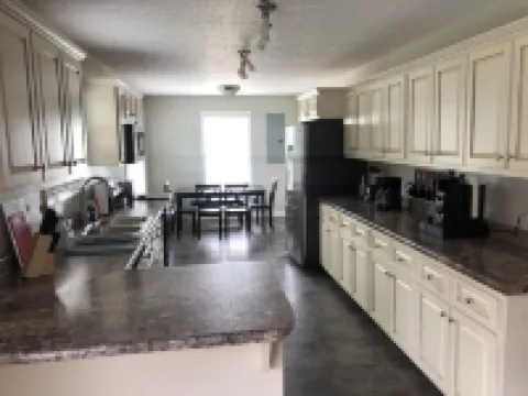 Great place to gather near Lake Cumberland Hotels in Jamestown