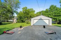 Craftsmen Style Home near campus and downtown