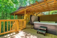 Smoky Mountain Haven!  Hot Tub, Private Deck & Cozy Vibes!