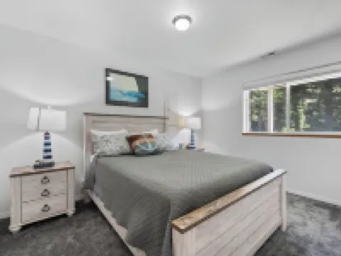 Ocean Cove Hotels in Oceanside