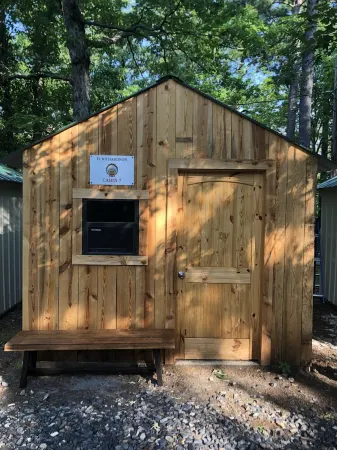 Cabin 7 - Rustic Mountain Cabin - Up to 3 persons