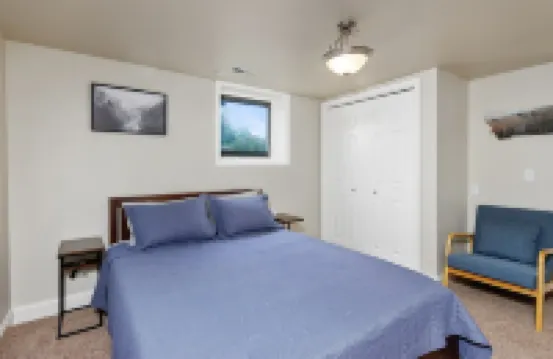 Centrally located, huge shaded patio with hot tub! Entire place to yourself!