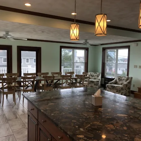 Ocean View Crashing Waves Stunning Second Floor Kitchen/Living Room 8 Bed 4 Bath