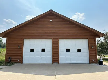 Cozy cabin. Boyne Falls, MI. Pet friendly. Sleeps 10. Full amenities. Views.