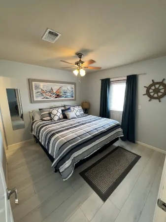 Water view condo in Port O' Connor that sleeps up to 6