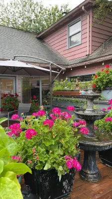 Moonlight Spa Suite Hotels near Elmendorf State Fish Hatchery