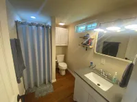 Lakefront Cottage Oasis