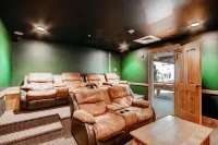 Premium penthouse in Keystone, great pool - The Springs!  Walk to slopes.