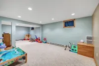 Large Green Bay Packer Weekend House