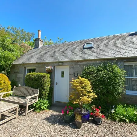 Situated in a Quiet Location With Off-street Parking. Ideal for Couples