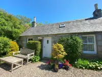 Situated in a Quiet Location With Off-street Parking. Ideal for Couples