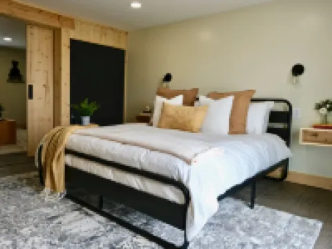 Golden Spike Stable Getaway in Downtown Tremonton Hotels in Box Elder County