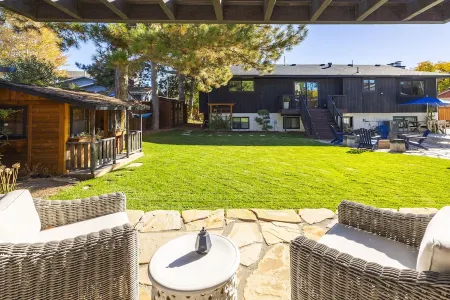 Salt Lake City Oasis by the Mountains Отели в г. Тейлорсвилл