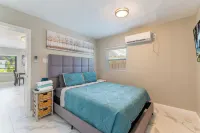 Sunlit Oasis: 1BR APT - Steps to the Beach!