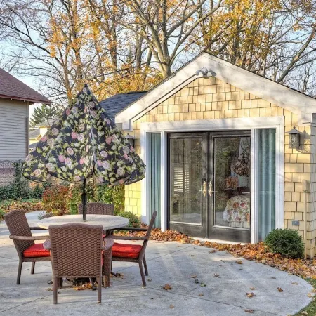 Butterfly Cottage - Unique Cottage located in Historic Downtown Saugatuck