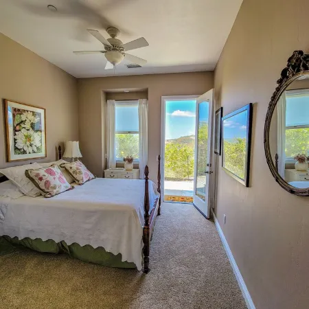 Beverly's Hilltop Retreat