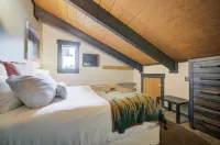 Cozy 2-bedroom condo in pleasant Big Sky on Golf Course, next to Town Center!