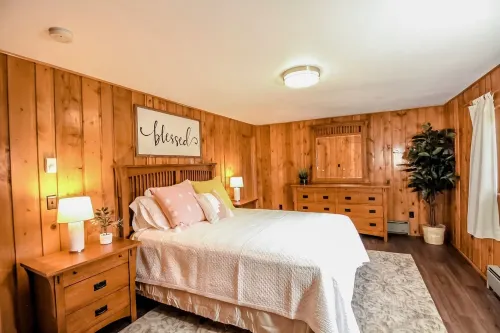 Mountain Cabin Overlooking Breathtaking Riverfront and Valley Views