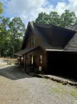 Luxury Log Cabin adjoins GSMNP . Magnificent Views , Nature Lovers Paradise !