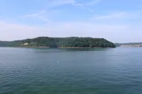 Stunning View of Lake Cumberland Within 1/8 Mile of Public Boat Ramp!