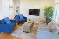 NEW! 3/BR Coffee Estate with Hot Tub and Ocean View in Kona town