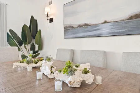 Gorgeous Beach Villa -- Ocean Views + Sleeps 12!