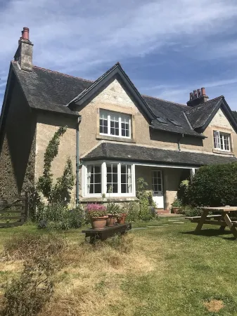 Thistle Cottage, CrannachCottages