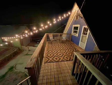 Victorian’s Upper Level, with pool & backyard!