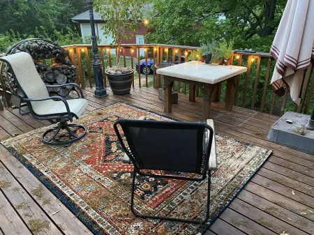 North Arrow- Warm, Stylish, Edge of Town